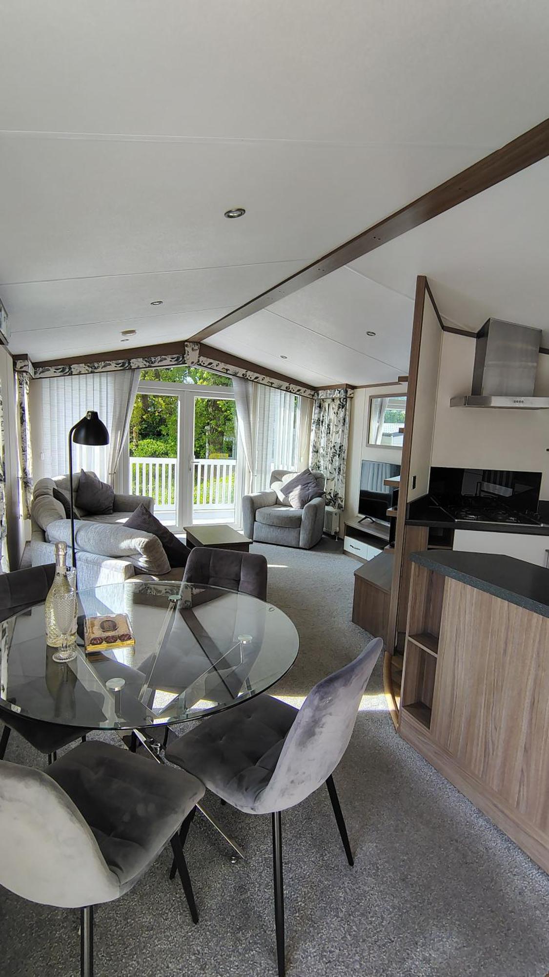 Family Breaks At Rockley Park With Prosecco And A Box Of Chocolates On Arrival Villa Пул Екстериор снимка